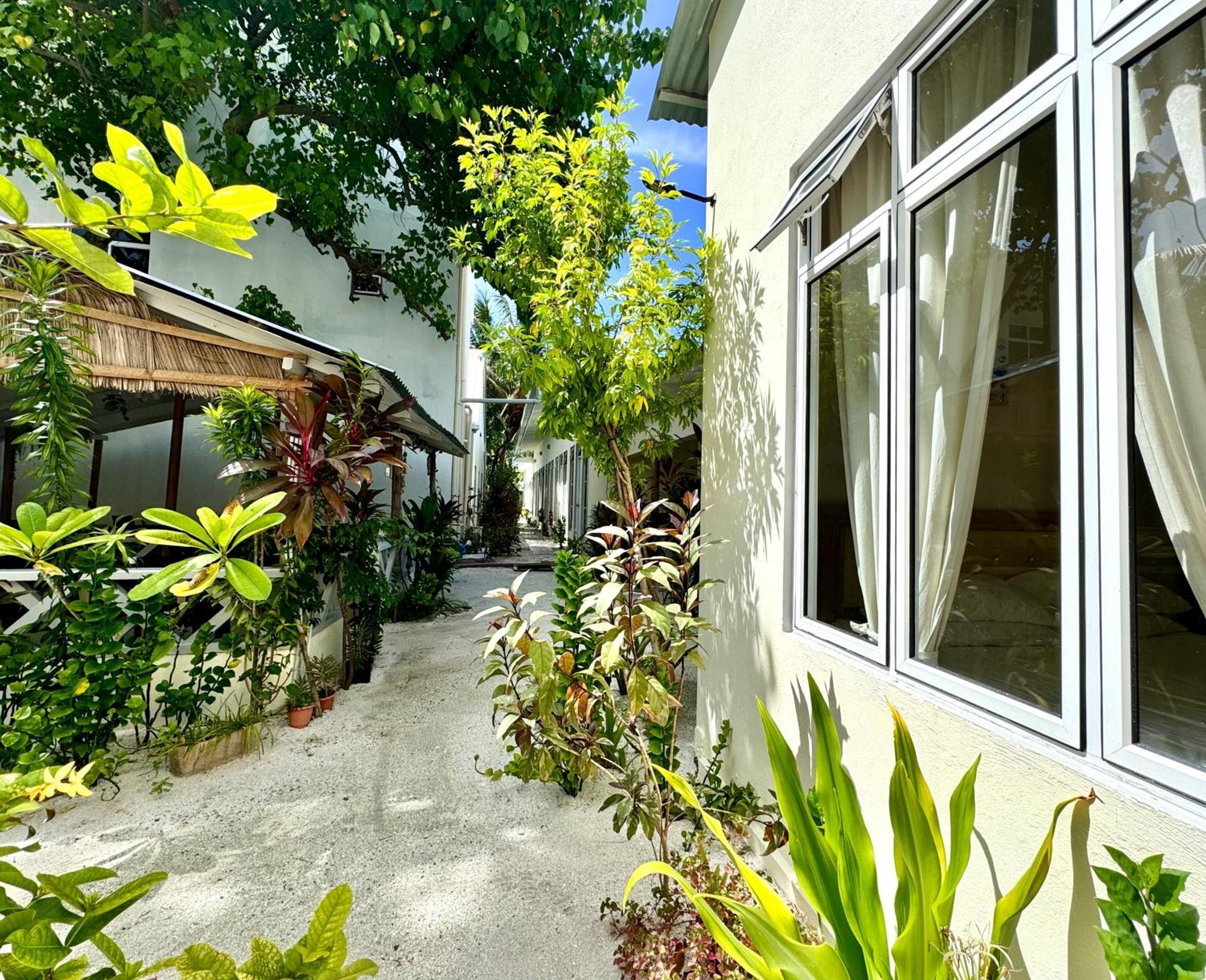 Three Hearts Guesthouse And Villas Фулхадху Номер фото