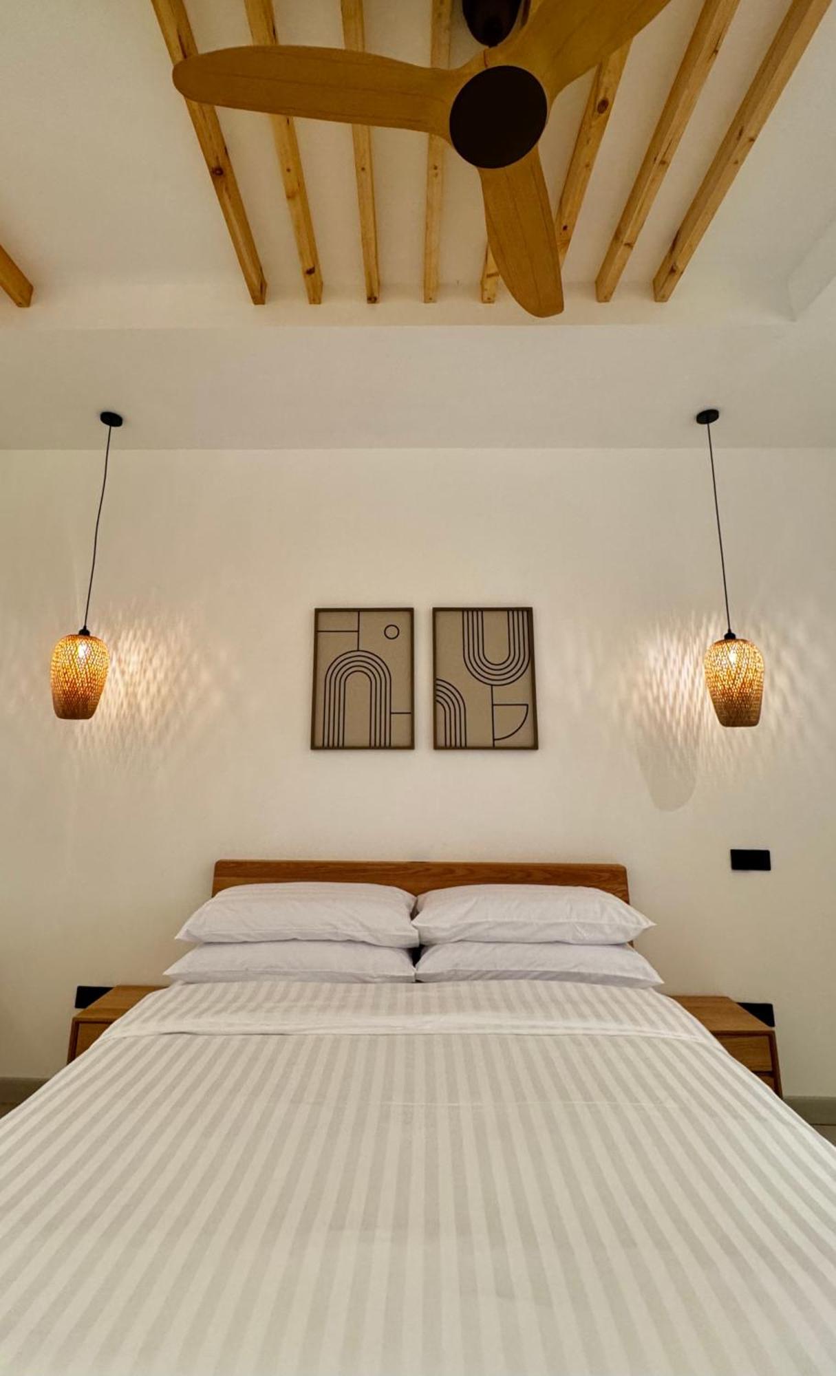 Three Hearts Guesthouse And Villas Фулхадху Номер фото